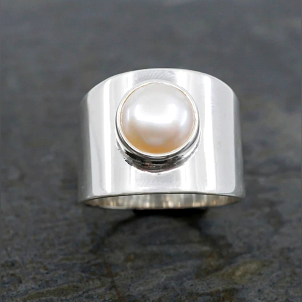 🥰 MODERN PEARL RING